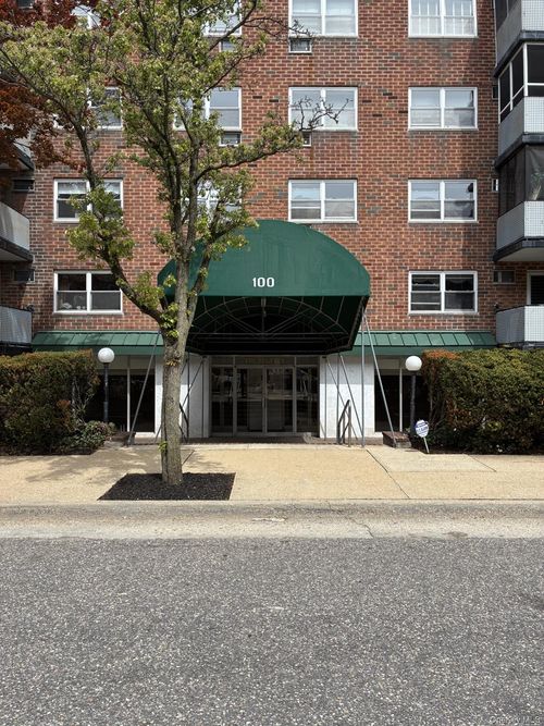 14-a-100 Lincoln Ave, Mineola, NY, 11501-2801 | Card Image