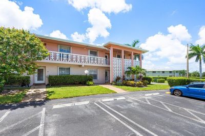 204 - 1740 Nw 19th Terrace, Condo with 2 bedrooms, 2 bathrooms and null parking in Delray Beach FL | Image 2