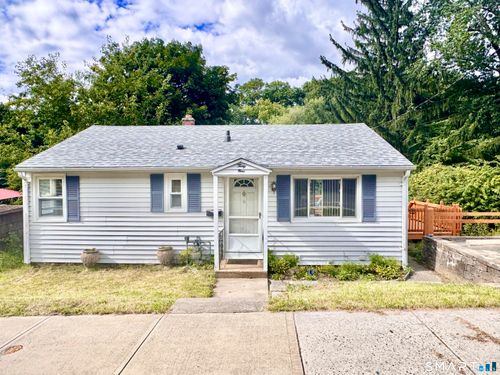 39 Brookview Ave, Waterbury, CT, 06706-2705 | Card Image