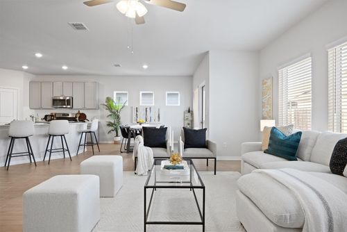 141 Yellowstone Dr, Kyle, TX, 78640-3334 | Card Image