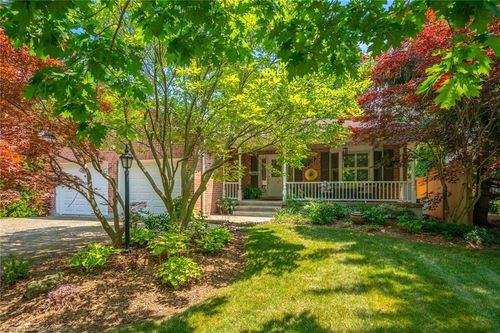 26 Park Crt, Niagara On The Lake, ON, L0S1J0 | Card Image