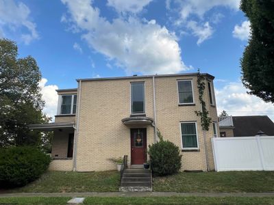 501 E Main Street, House other with 3 bedrooms, 2 bathrooms and 2 parking in Clarksburg WV | Image 3