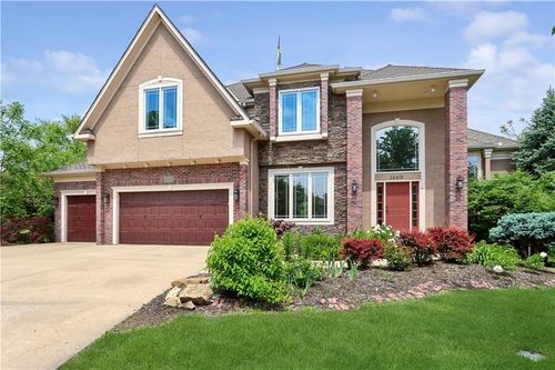 14412 Perry St, Overland Park, KS, 66221-7540 | Card Image