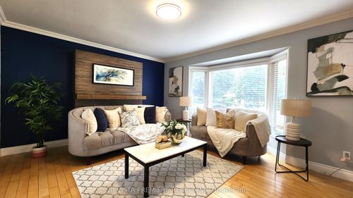 57 Mctaggart Cres, London, ON, N5X2E2 | Card Image