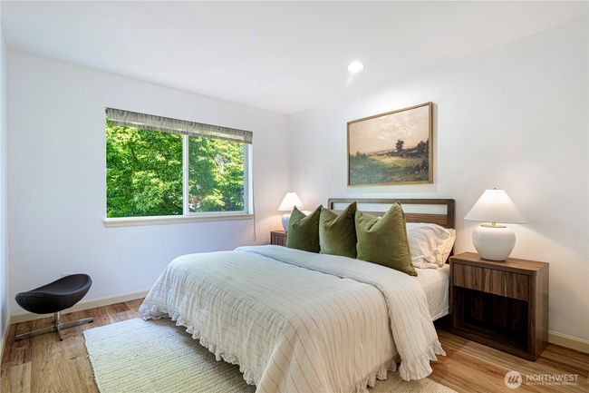 APT-302 - 9222 Roosevelt Way Ne, Condo with 2 bedrooms, 2 bathrooms and 1 parking in Seattle WA | Image 6