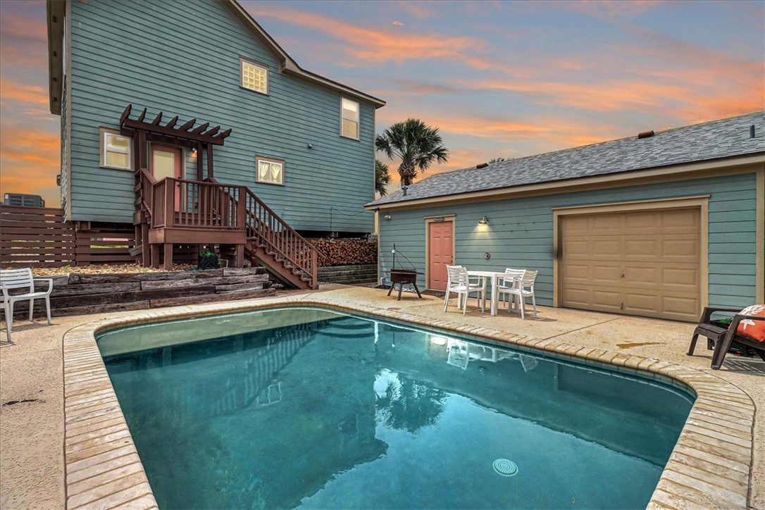 Sandkey Dr, Port Aransas, TX 78373