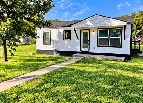 915 Kissell Rd, Wilmer, TX, 75172-1043 | Card Image