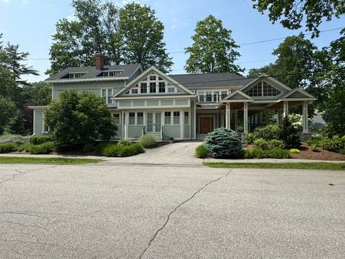 34 Pine St, Exeter, NH, 03833-2721 | Card Image
