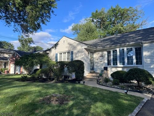 14 Sandy Hill Rd, Westfield, NJ, 07090-2827 | Card Image