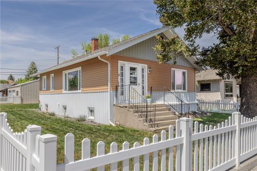 522 W Front St, Livingston, MT, 59047-1810 | Card Image