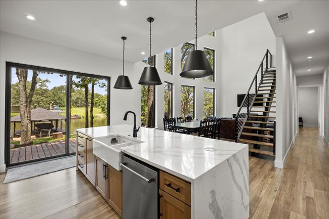 Incredible lake views from your very own kitchen! | Image 7