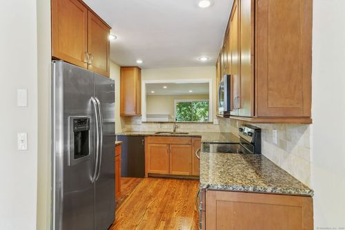 unit-28-20 E Pembroke Rd, Danbury, CT, 06811-3786 | Card Image