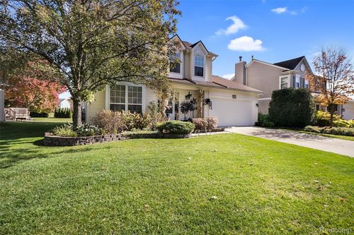942 Westbrooke Dr, South Lyon, MI, 48178-1670 | Card Image