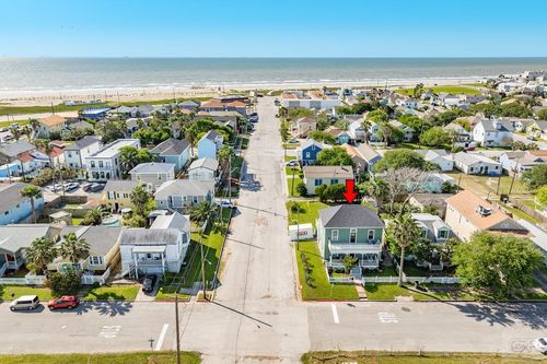 1001 Avenue K, Galveston, TX, 77550-6234 | Card Image