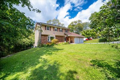 29 Hillview Drive, House other with 4 bedrooms, 3 bathrooms and null parking in La Grange NY | Image 3