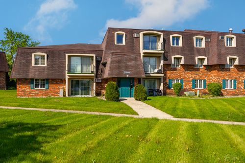 apt-302-17963 Huntleigh Ct, Country Club Hills, IL, 60478-5163 | Card Image