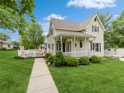 712 Guthrie Street, Home with 3 bedrooms, 2 bathrooms and null parking in Adair IA | Image 1