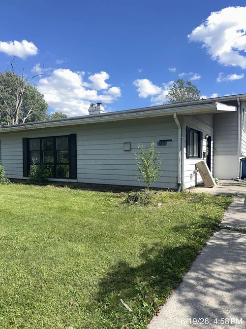3235 Schilling St, Peru, IN, 46970-8733 | Card Image