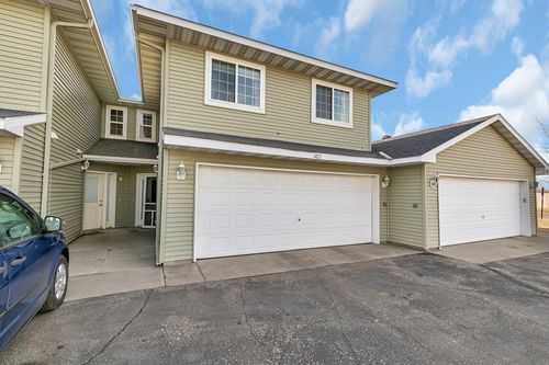 102 Glenshire Blvd S, Watkins, MN, 55389-1251 | Card Image