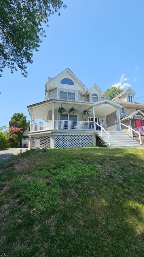 616 Hackensack St, Carlstadt, NJ, 07072-1317 | Card Image