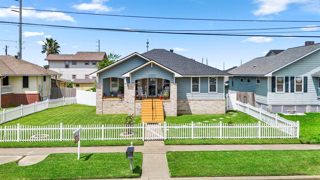31st St, Galveston, TX 77550