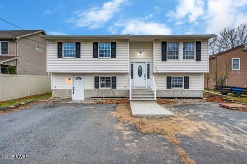 903 Avenue N, Matamoras, PA, 18336-1820 | Card Image