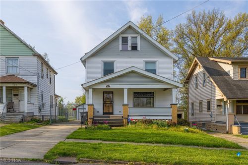 527 W Chalmers Ave, Youngstown, OH, 44511-1501 | Card Image