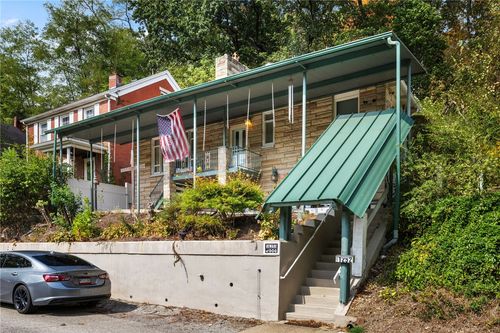 1252 Sharon St, Aliquippa, PA, 15001-2611 | Card Image