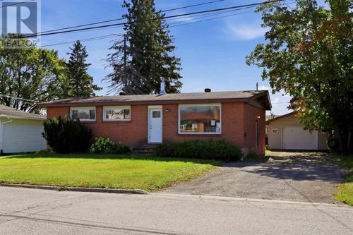 263 Rossmore Rd, Sault Ste. Marie, ON, P6C2Y9 | Card Image