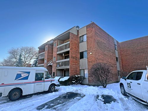 1426 E Ports O Call Dr, Palatine, IL, 60074-3258 | Card Image