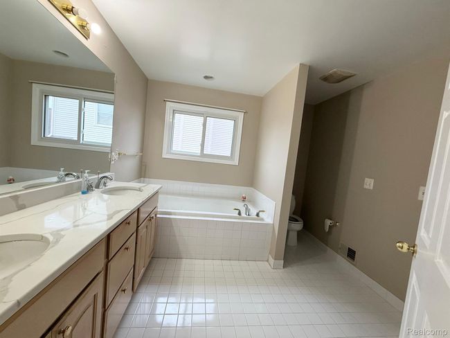 28975 Hearthstone Dr, House other with 4 bedrooms, 5 bathrooms and null parking in Novi MI | Image 19