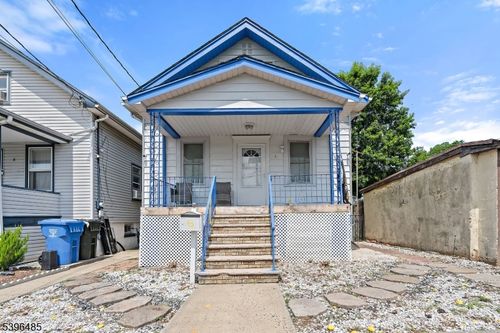 6 Worden Ave, Perth Amboy, NJ, 08861-2206 | Card Image