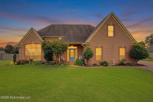 2973 Dickens Place Dr, Southaven, MS, 38671-8579 | Card Image