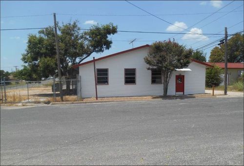 185 Titus St, Giddings, TX, 78942-3122 | Card Image