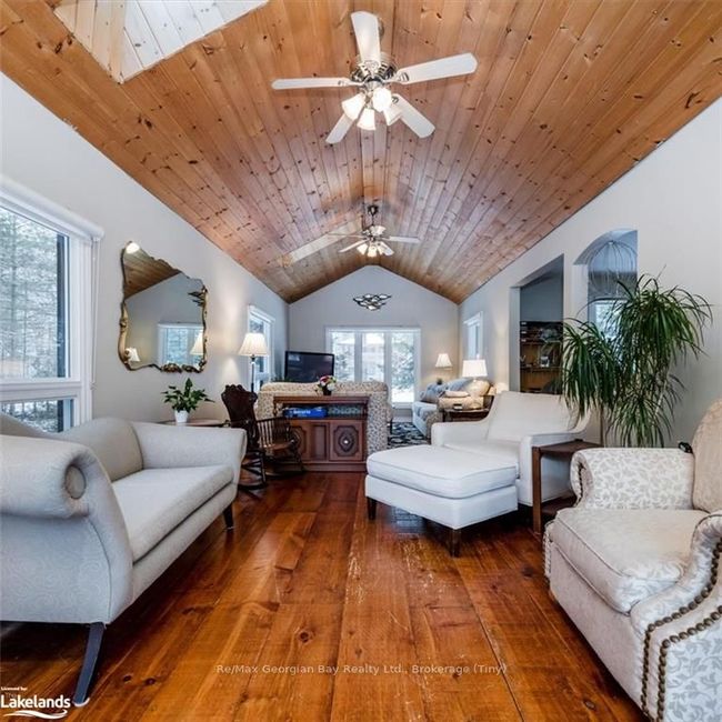 43 Pinecone Ave, House other with 3 bedrooms, 1 bathrooms and 1 parking in Tiny ON | Image 24