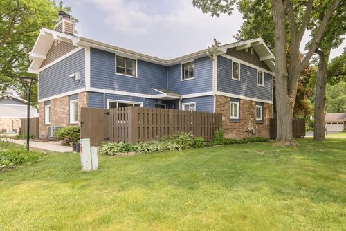 N76W14532 North Point Court, Menomonee Falls, WI, 53051 | Card Image