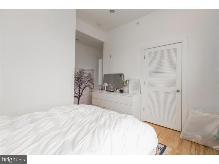 Commercial Sale in PHILADELPHIA 2