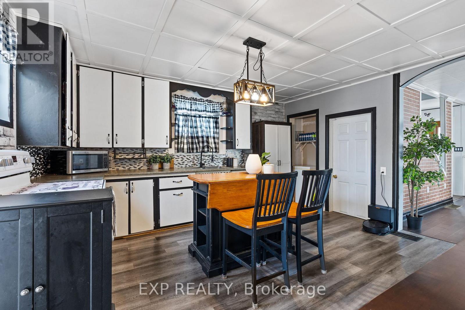 Residential in Lincoln (Beamsville) 4