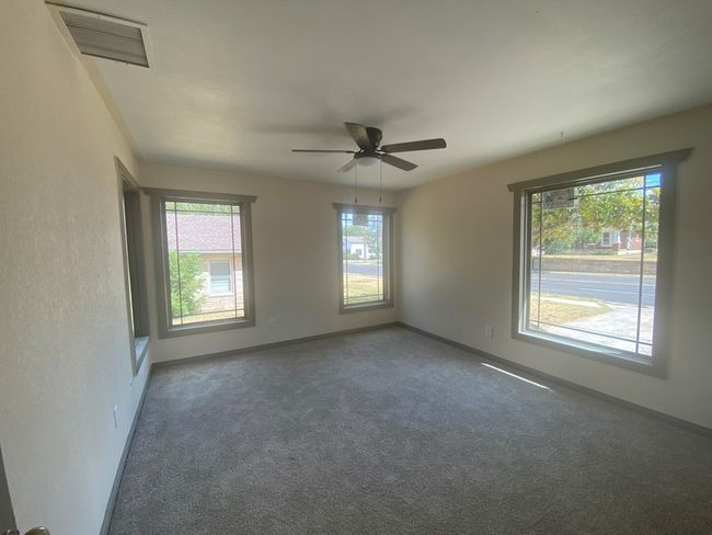 2305 30 Th St, House other with 3 bedrooms, 2 bathrooms and 1 parking in Snyder TX | Image 9