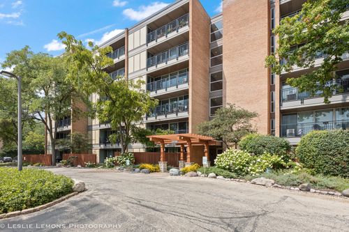 6f-5950 Oakwood Dr, Lisle, IL, 60532-3019 | Card Image