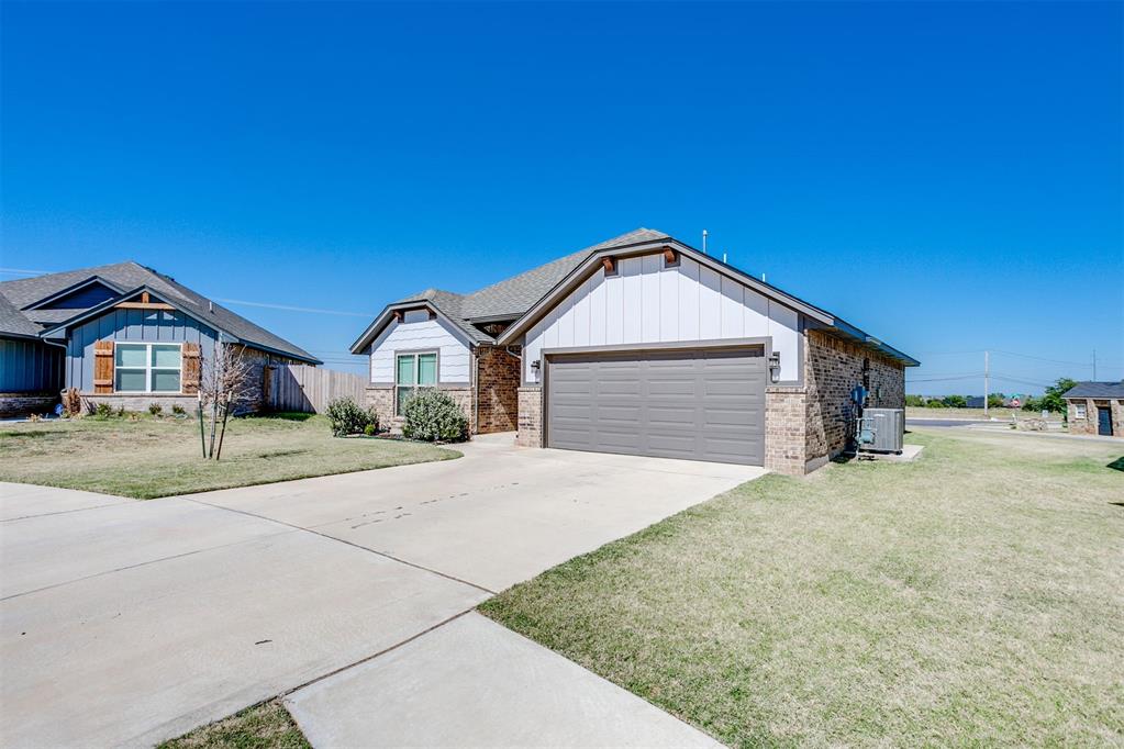 93rd St, Yukon, OK 73099
