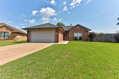 301 Cherokee Ct, Blanchard, OK, 73010-9383 | Card Image
