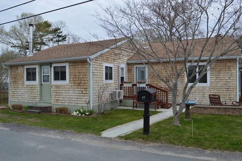 17 Bungalow Ln, Buzzards Bay, MA, 02532-4614 | Card Image