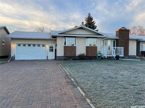 235 George Cres, Esterhazy, SK, S0A0X0 | Card Image