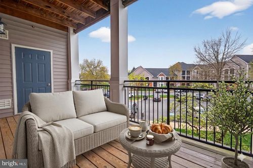 201-46588 Drysdale Ter, STERLING, VA, 20165-4332 | Card Image