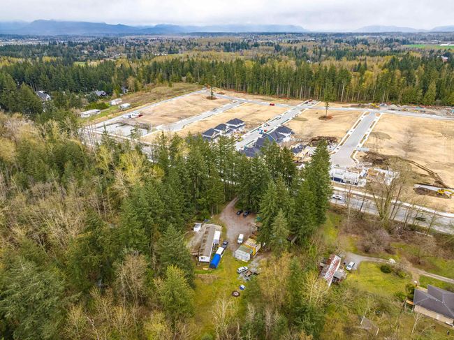 3381 208 St, House other with 3 bedrooms, 2 bathrooms and 9 parking in Langley BC | Image 12
