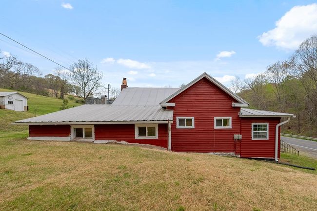 860 Floyd Hwy S, House other with 3 bedrooms, 2 bathrooms and null parking in Floyd VA | Image 45