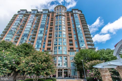 apt-1210-8220 Crestwood Heights Dr, MCLEAN, VA, 22102-3136 | Card Image