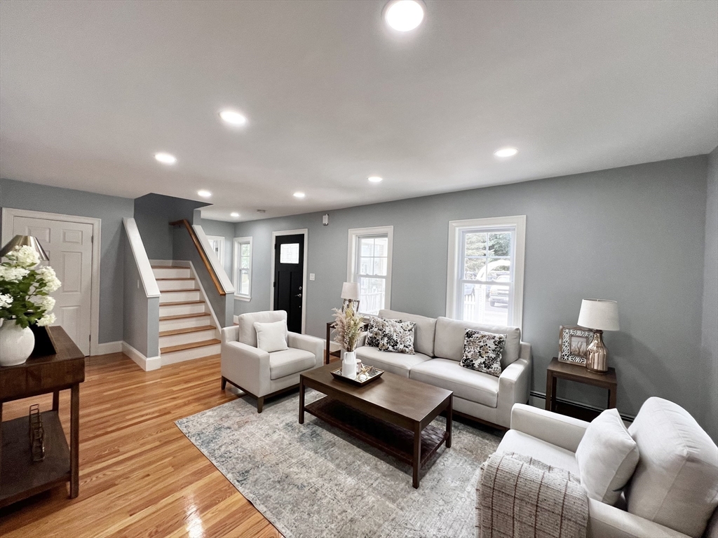 River Park St, Needham Heights, MA 02494