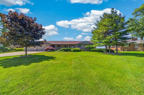909 Tostenabe Ln, Muskegon, MI, 49445-2972 | Card Image